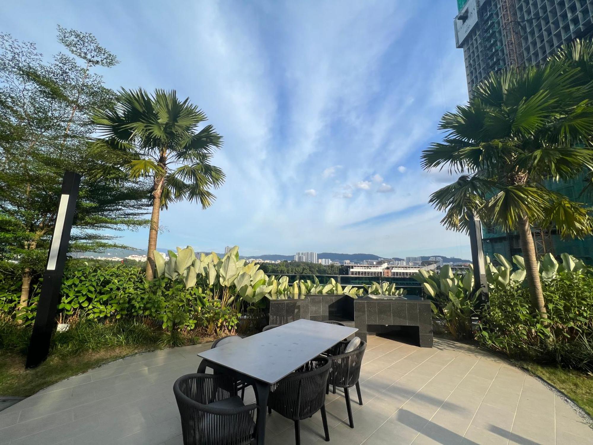 Eaton Residence Klcc Куала Лумпур Екстериор снимка