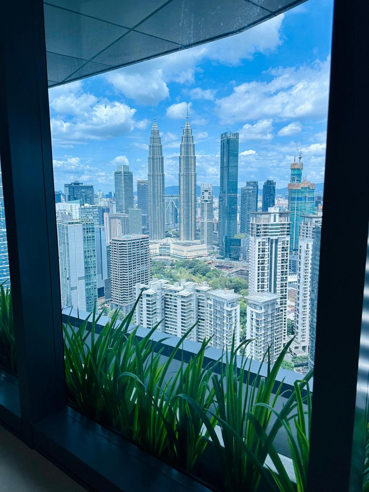 Eaton Residence Klcc Куала Лумпур Екстериор снимка