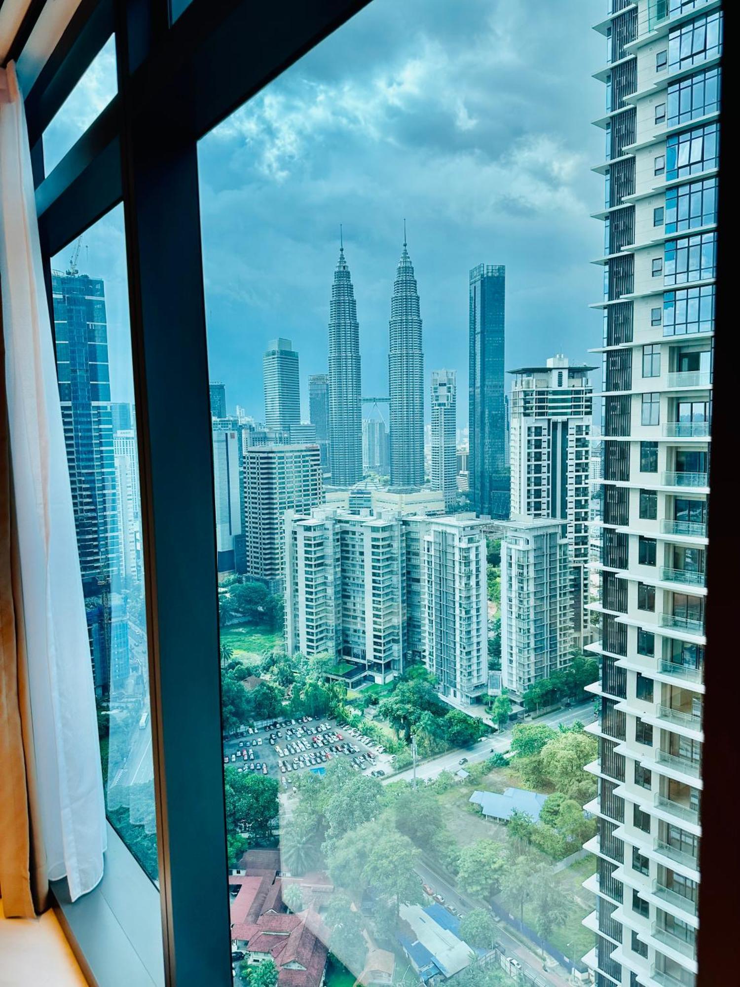 Eaton Residence Klcc Куала Лумпур Екстериор снимка